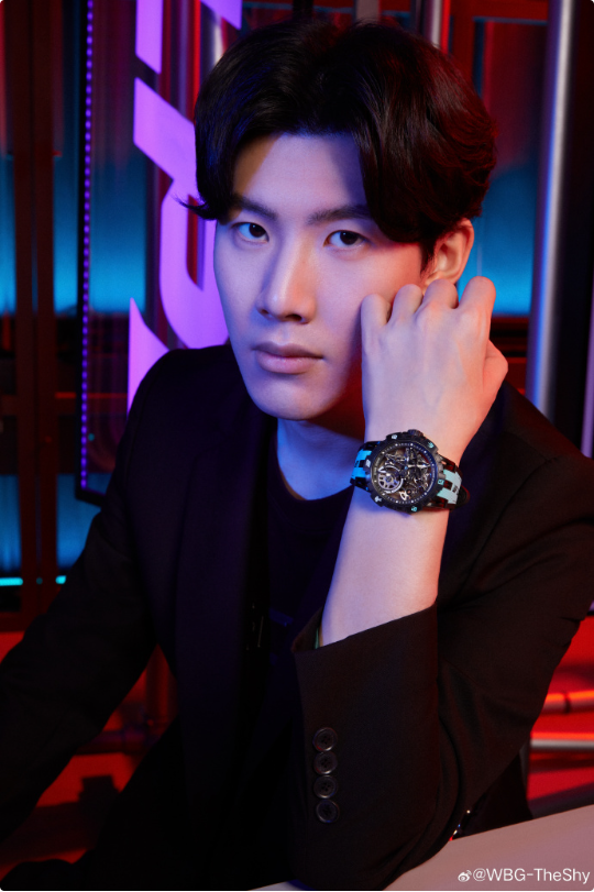 更加期待他 更加期待他