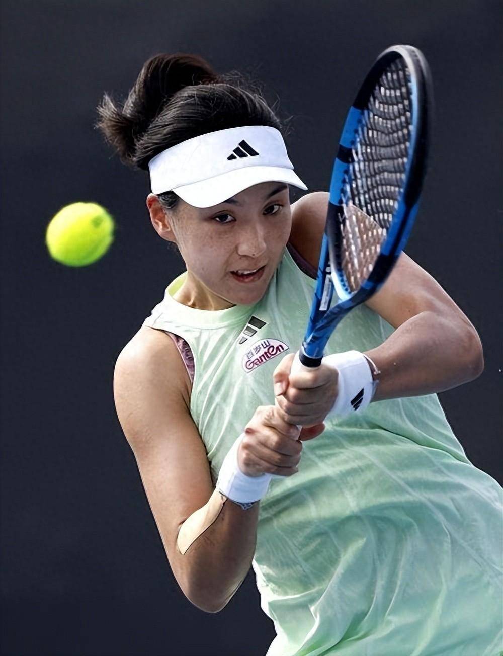 首场较量 首场较量