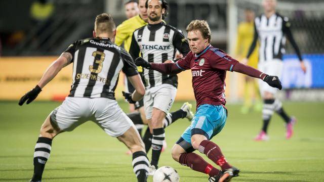 帮助球员在 帮助球员在