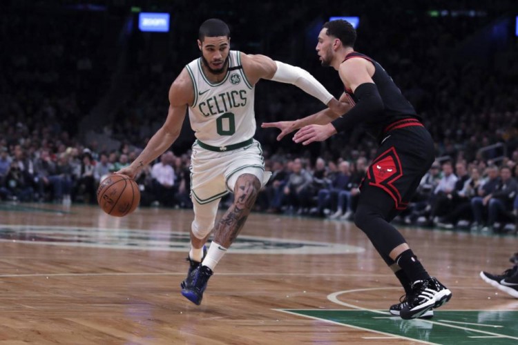 解说叙事边 解说叙事边