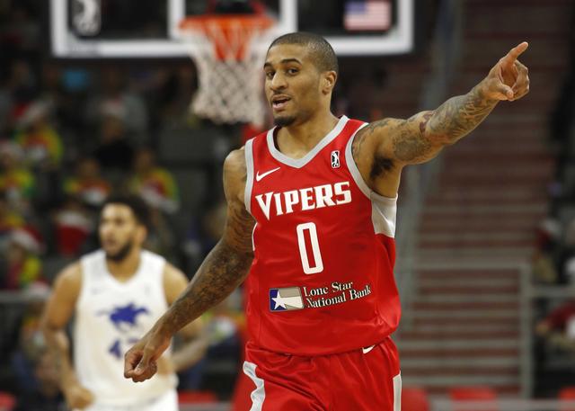 完成断球并 完成断球并